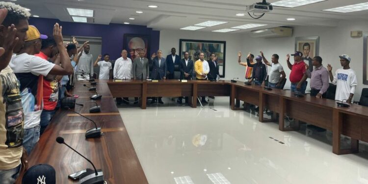 Dirigentes del PRM en Sabaneta, San Juan, pasan al PLD