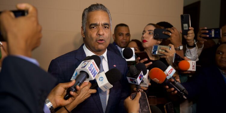 Presidente Abinader encabeza Consejo de Gobierno para examinar controles estatales