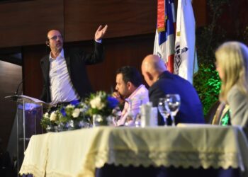 Michael Kremer saca chispas en el Foro Internacional de Evaluación para el Desarrollo