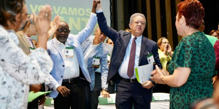 Leonel Fernández asegura que en la FP todos serán parte de las próximas victorias