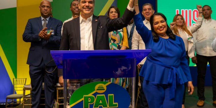 PAL proclama a Abinader como su candidato presidencial para 2024