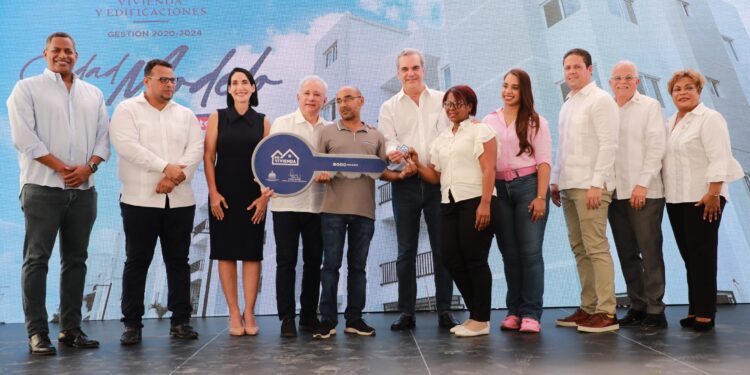 Presidente Abinader entrega 264 apartamentos en Ciudad Modelo