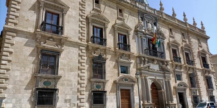 Confirman condena por delito de odio contra médico dominicana en Huelva