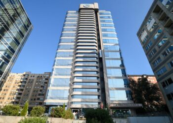 Hermano de Julio Iglesias enfrenta acusaciones de fraude fiscal por 19 Millones de euros