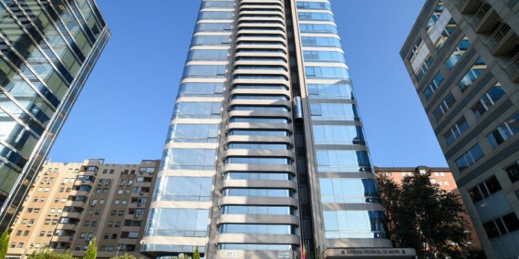 Hermano de Julio Iglesias enfrenta acusaciones de fraude fiscal por 19 Millones de euros