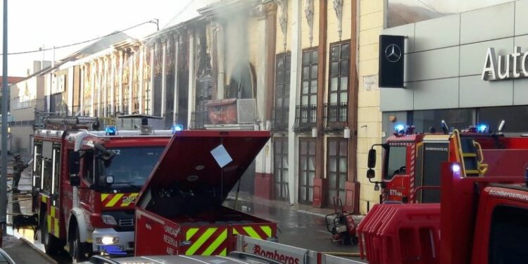 España: Ascienden a 13 las víctimas mortales en el incendio de una discoteca de Murcia