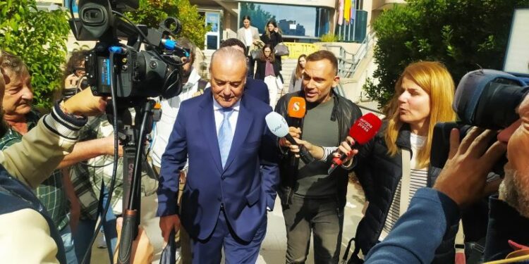 El hermano de Julio Iglesias se niega a declarar y a pactar con Fiscalía