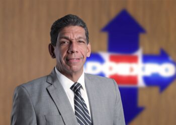Karel Castillo asume la presidencia de Adoexpo, promete impulsar el sector exportador