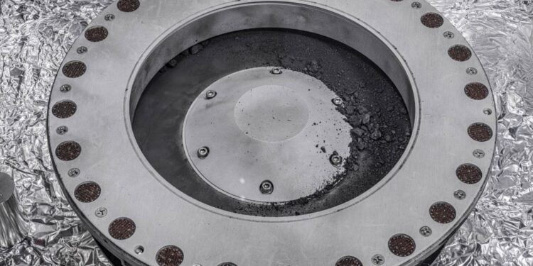 Descubrimiento cósmico: muestras del asteroide Bennu revelan un tesoro de carbono y agua