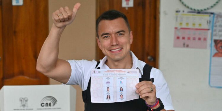 Elecciones en Ecuador: Daniel Noboa lidera escrutinios con el 52.08% de votos