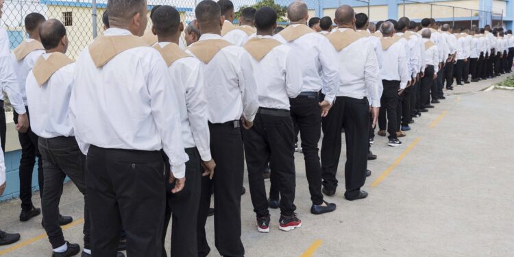 Procuraduría y el INFOTEP certifican tres mil 323 privados de libertad