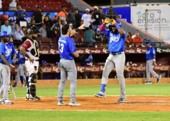 Licey blanquea a Gigantes a domicilio; Rojas Jr. jonronea