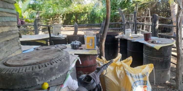 Desmantelan fábrica clandestina de bebidas adulteradas en Barahona 