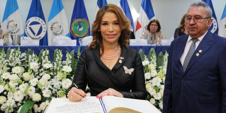 Silvia García asume la Presidencia del PARLACEN para el 2023-2024