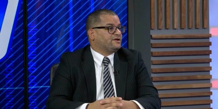 Joseph Abreu: "Políticos buscan brechas para evadir Ley de Compras y Contrataciones"