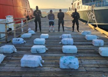 Operativo Conjunto: Confiscados 437 paquetes de cocaína en costas de Peravia