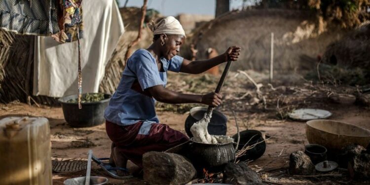 Pausa en el pago de la deuda sacaría de la pobreza a 165 millones de personas