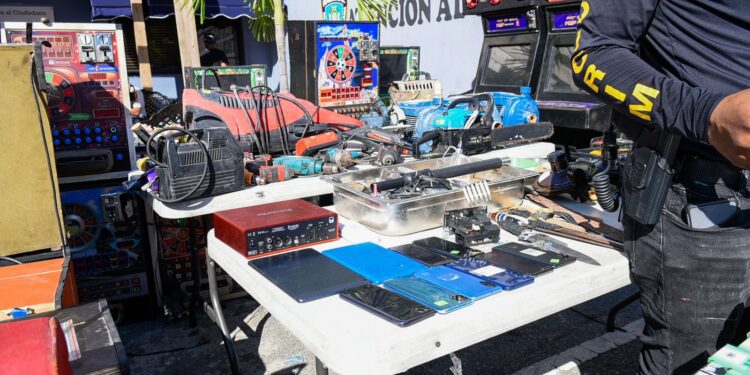 Policía y Ministerio Público intervienen nueva vez La 42 de Capotillo, D.N.