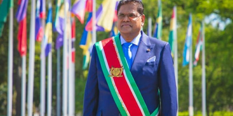 Presidente Abinader recibirá a su homólogo de Surinam, Chandrikapersad Santokhi