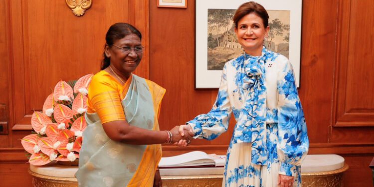 Raquel Peña refuerza relaciones bilaterales RD-India: se reúne con presidenta India