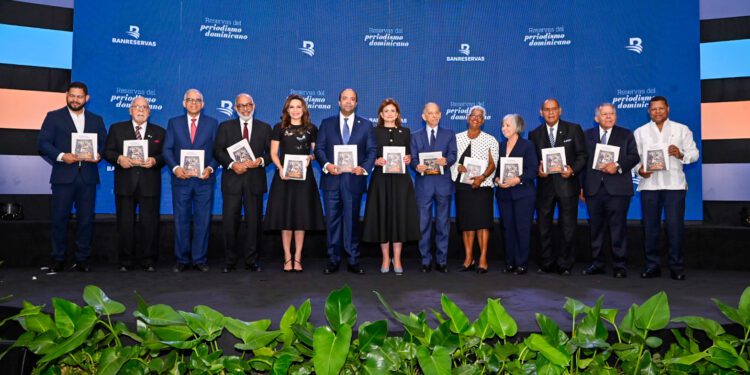 Banreservas rinde homenaje a 12 destacados periodistas dominicanos