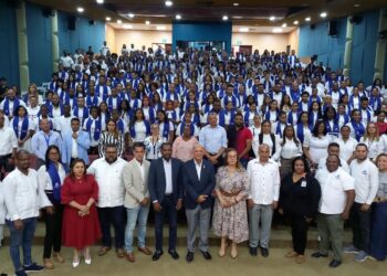 Graduación de 450 jóvenes en tecnología: Impulso del cierre a la brecha digital en el Cibao