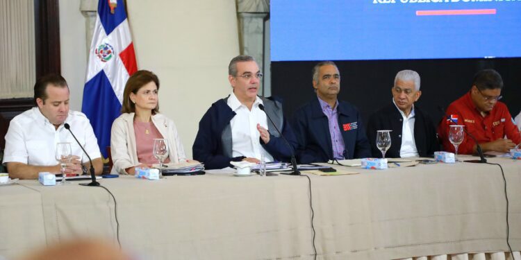Abinader moviliza al Gobierno en respuesta a a daños provocados por lluvias e lnundaciones