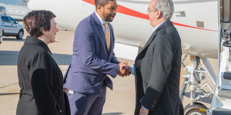 Presidente Abinader llega a Washington para reunión con Joe Biden y otros presidentes