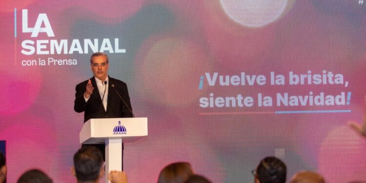 Presidente Abinader anunció alcance del bono navideño y monto de regalía pascual