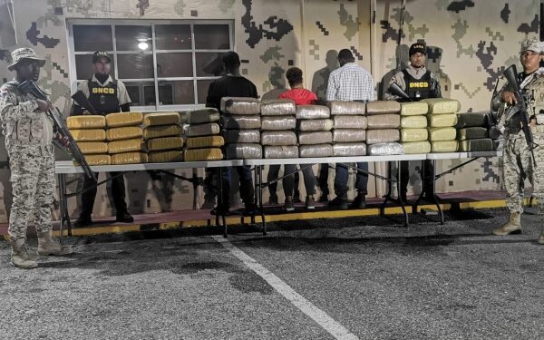 CESFronT y DNCD incautan 499 libras de marihuana en pedernales