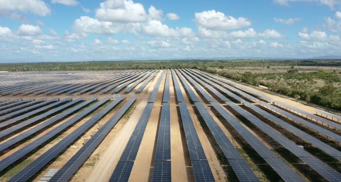 Inauguran parques solares fotovoltaicos en La Romana