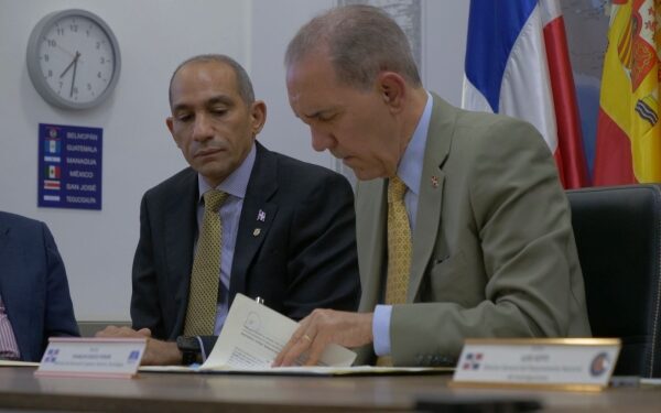 Capacitarán a agentes de DNCD y DNI en Ciberseguridad y Seguridad e Inteligencia en España.