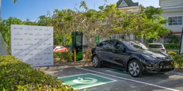 Grupo Piñero y Evergo impulsarán movilidad eléctrica en República Dominicana