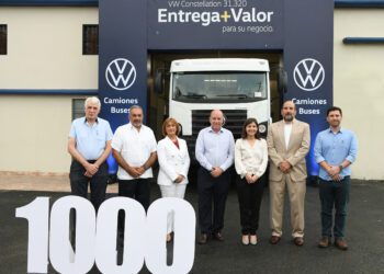 Volkswagen reconoce a Avelino Abreu, SAS por la importación del camión No 1,000