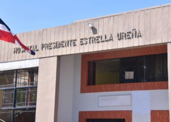 Hospital Presidente Estrella Ureña lamenta error en diagnóstico sonográfico gemelares