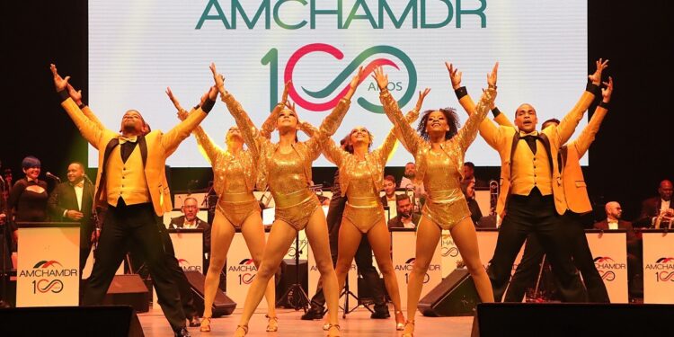 AMCHAMDR conmemora su centenario con un concierto de Big Band