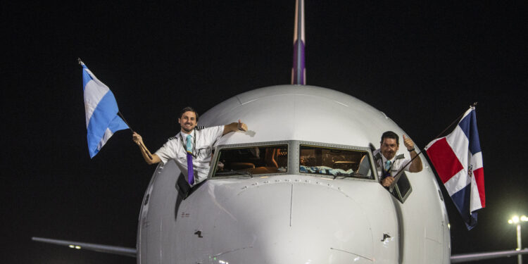 Arajet estrena ruta aérea directa entre Santo Domingo y Buenos Aires