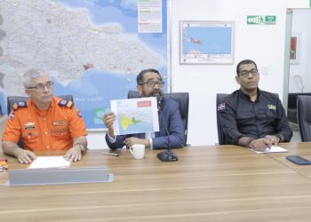 RD en alerta: Gobierno y Defensa Civil preparan respuesta ante disturbios tropical