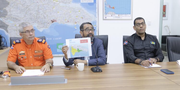 RD en alerta: Gobierno y Defensa Civil preparan respuesta ante disturbios tropical