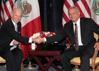 López Obrador promete a Biden a seguir combatiendo el tráfico de fentanilo