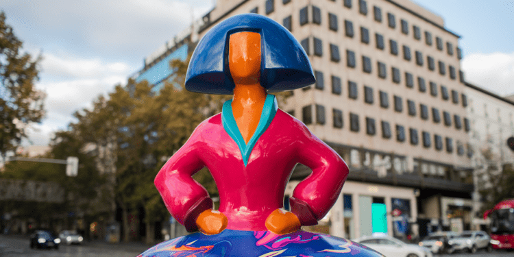 La Menina dominicana brilla en “Meninas Madrid Gallery',