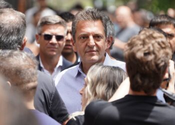 Argentina: Massa y Milei votan confiados en la victoria