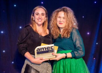 Banco Popular Dominicano brilla en premios AMEC con galardón de Oro