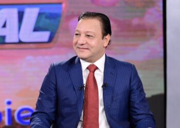 Abel Martínez denuncia ‘estafa' en renovación de contrato aeroportuario