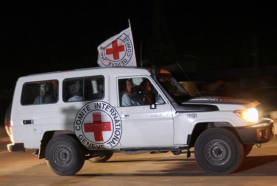 Llegada de trece rehenes a Israel marca un paso decisivo en la tregua con Hamás