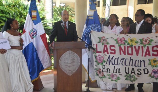 UASD reafirma compromiso contra la violencia de género en la Marcha de las Novias