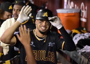 Águilas Cibaeñas vuelan alto con victoria sobre Gigantes 