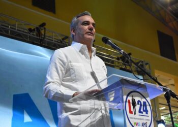 Luis Abinader es proclamado candidato Presidencial por APD y MAS para 2024