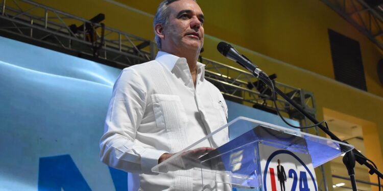 Luis Abinader es proclamado candidato Presidencial por APD y MAS para 2024