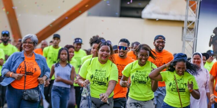 Gildan Glow Run 2023 ilumina San Pedro de Macorís con solidaridad y deporte